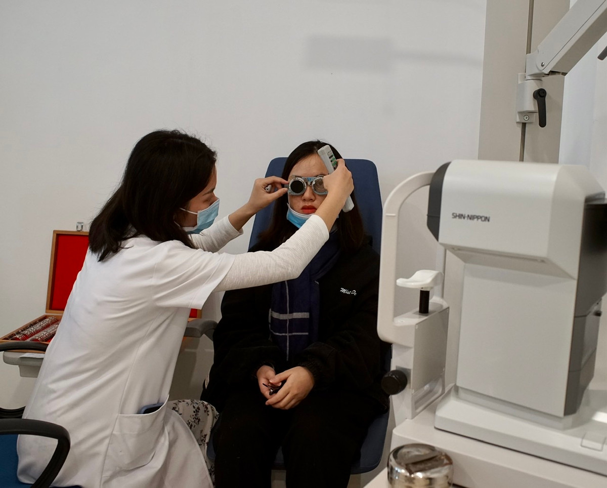 Ty le tre em can thi, loan thi do hoc online gia tang