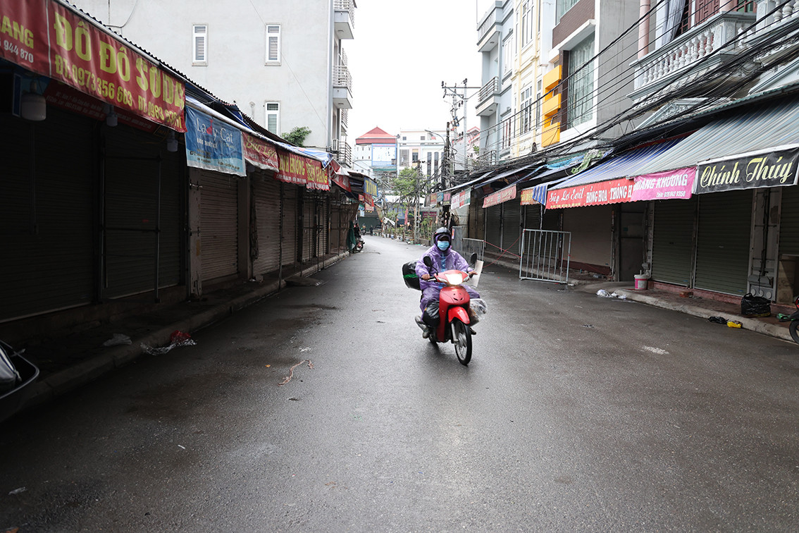 Phong toa cho vai Ninh Hiep do lien quan nhan vien ban hang duong tinh SARS-CoV-2