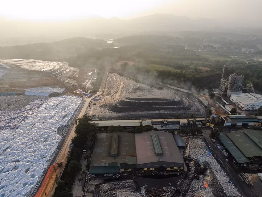 Ông Nguyễn Thanh Tùng - Giám đốc Urenco 8 cho biết, từ 19h ngày 3/11, bãi rác Nam Sơn sẽ tiếp nhận trở lại với khối lượng 1.000 tấn.