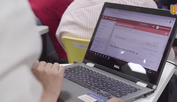 Thi online 'thử thách' sự trung thực của học sinh và phụ huynh Thi online 'thu thach' su trung thuc cua hoc sinh va phu huynh