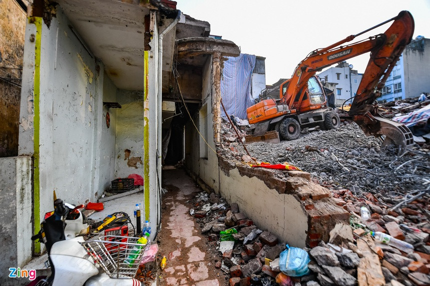 Ngày 3/11, công trường phá dỡ căn nhà ngổn ngang gạch đá, vật liệu xây dựng.