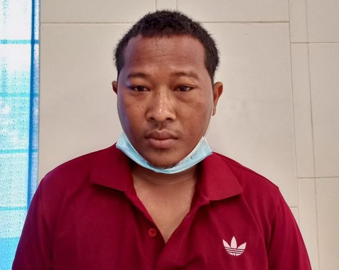  Giết, hiếp dâm chủ nhà vì xin tiền không cho: Giữa đêm khuya, Mấu Điện (27 tuổi, ngụ thôn Giải Phóng, xã Cam Phước Đông, TP Cam Ranh, Khánh Hòa) đến nhà bà Mấu Thị X. (ngụ cùng thôn) xin tiền nhưng không được đã quay ra giết người rồi hãm hiếp, cướp tài sản. Ngày 23/2, Công an tỉnh Khánh Hòa cho biết đang tạm giữ Điện để điều tra, làm rõ. 