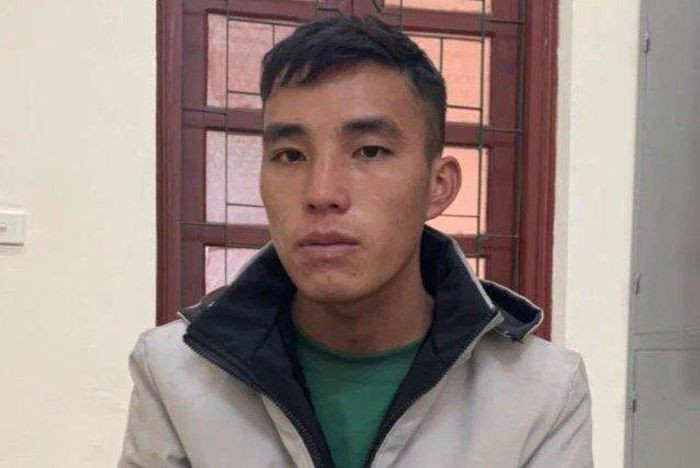  Bắt khẩn cấp thanh niên xâm hại bé gái 15 tuổi: Trong 2 ngày, Giàng A Sú (21 tuổi, ở xã Tả Van, thị xã Sa Pa, Lào Cai) nhiều lần quan hệ tình dục với T.T.C. (15 tuổi, trú cùng địa phương). Ngày 26/2, Công an thị xã Sa Pa cho biết đã ra lệnh bắt khẩn cấp đối với Sú để phục vụ công tác điều tra.