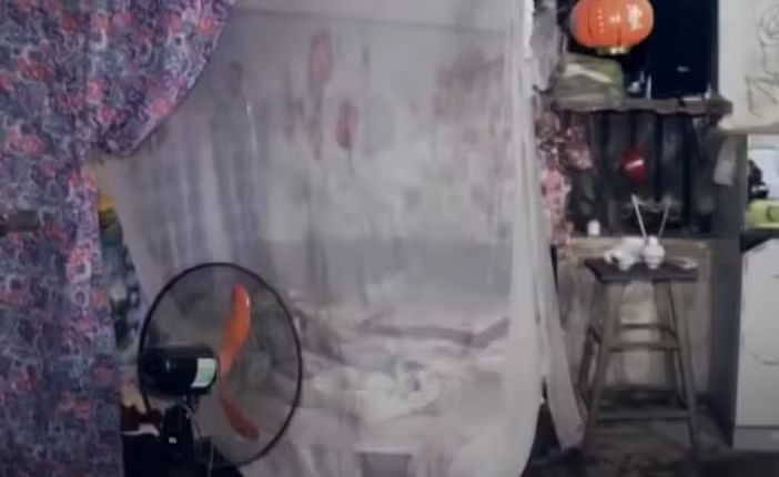 Theo Công an tỉnh Hải Dương, vụ án xảy ra vào rạng sáng nên nhân chứng gần như không ai biết, không chứng kiến được vụ việc; thứ hai là đối tượng gây án để lại rất ít các dấu vết tại hiện trường, quá trình xác minh ban đầu cho thấy mâu thuẫn nổi lên rất mờ nhạt, không có mâu thuẫn nào là xung đột gay gắt và sâu sắc, tài sản trong nhà không bị xáo trộn và không thấy có dấu hiệu bị chiếm đoạt tài sản.