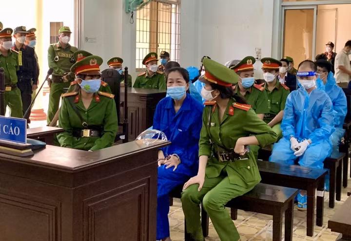 Ba trum buon lau Muoi Tuong bi tuyen phat 8 nam tu-Hinh-2