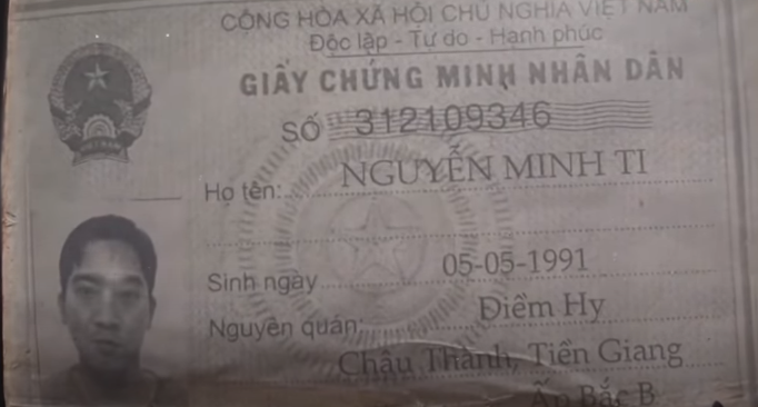 Từ đây, hung thủ vụ giết người được hé lộ là Nguyễn Minh Ti (SN 1991, quê Tiền Giang). Đối tượng này không đến làm việc mà bỏ đi đâu không rõ nên các trinh sát lại toả ra nhiều hướng để tổ chức truy bắt đối tượng. 