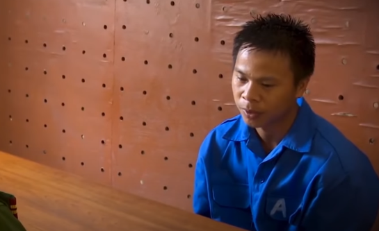 Xin khai, thị đã 4 lần đưa tiền cho Thủ để tên này lên mạng mua thuốc độc. Sau khi mua, Thủ đưa lại cho Xin để cho anh T uống. Thế nhưng, phát hiện thuốc mua là giả nên cả hai lấy con cóc nhằm chế ra loại độc khác với mục đích sát hại anh T. Xin nhiều lần định cho chất độc ấy vào lon nước của anh T., thế nhưng vẫn chưa thể thực hiện.