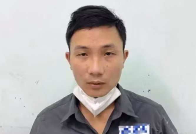  Xông vào quán massage đánh nhân viên rồi đập phá tài sản: Sau khi say ra mâu thuẫn với chủ tiệm massage tại quận Liên Chiểu, Đà Nẵng, Nguyễn Văn Nhật (SN 1993, quê huyện Phú Lộc, Thừa Thiên – Huế) quay về cầm theo tuýp sắt rồi quay trở lại đuổi đánh chủ tiệm rồi đập phá, hủy hoại nhiều tài sản bên trong tiệm. Ngày 24/2, Công an quận Liên Chiểu cho biết đang tạm giữ Nhật để điều tra, làm rõ.