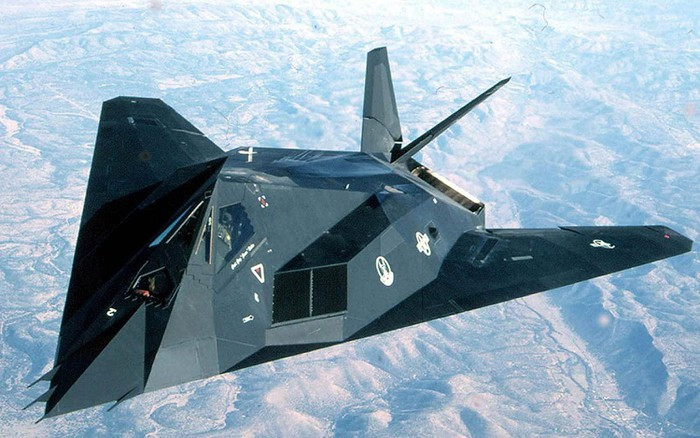 Sau đó F-117 còn được triển khai với nhiệm vụ ném bom thông minh trong Chiến tranh Vùng Vịnh lần thứ nhất năm 1991, Chiến tranh Kosovo năm 1999 và Chiến tranh Vùng Vịnh lần thứ hai năm 2003.