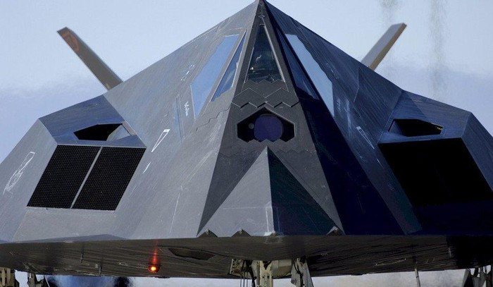 Tại căn cứ trên, chiếc F-117A này đã bay tới Syria và thực hiện một loạt các cuộc không kích, nó thậm chí không được các hệ thống phòng không chú ý. Theo thông tin trên báo chí, vụ việc diễn ra cách đây vài năm.