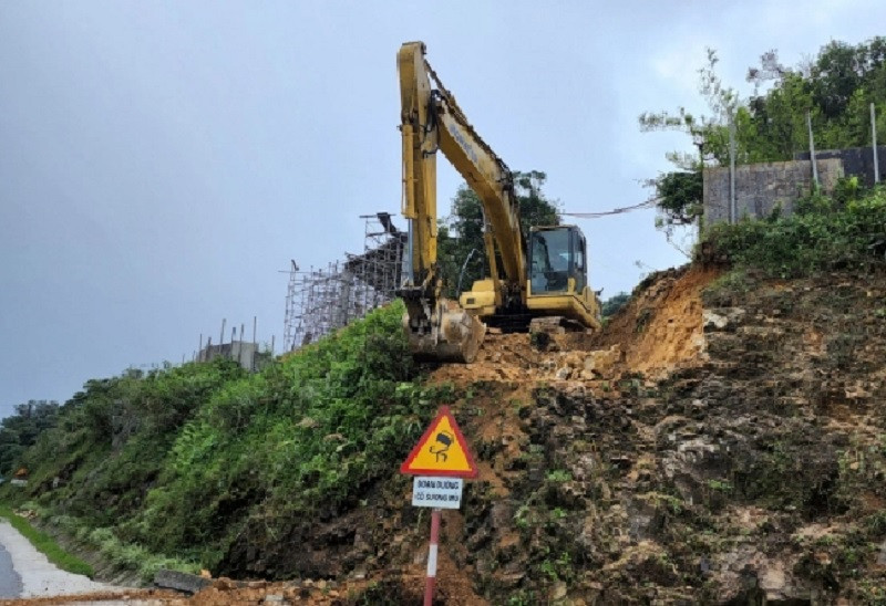 Cong ty Co phan Pusamcap Lai Chau 'xe luat' tren cong troi O Quy Ho-Hinh-2