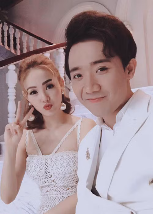 Minh Hằng khoe ảnh đi quay cùng Trấn Thành.