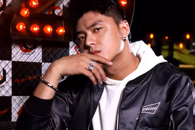 Lâm Vinh Hải tâm sự: "Lâu lâu làm tấm hình đầu gấu để giấu đi cái trong lòng. Cảm ơn những người bạn, người anh em đã luôn âm thầm ủng hộ và bên cạnh Hải".