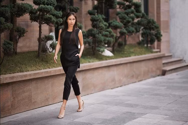 Á khôi Yến Nhi "thả thính": "Có những thứ để mất đi rồi thì không thể nào lấy lại được. Lại sắp vào thu, lòng có nhiều khoảng trống".