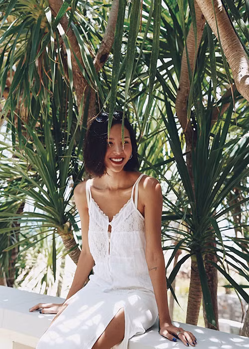 Siêu mẫu Minh Triệu rạng rỡ trong chuyến đi Quy Nhơn - Tuy Hòa.