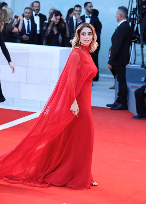 Thảm đỏ Venice năm nay dập dìu bóng các giai nhân. Liên hoan phim diễn ra từ ngày 30/8 tới ngày 8/9 (theo giờ địa phương).