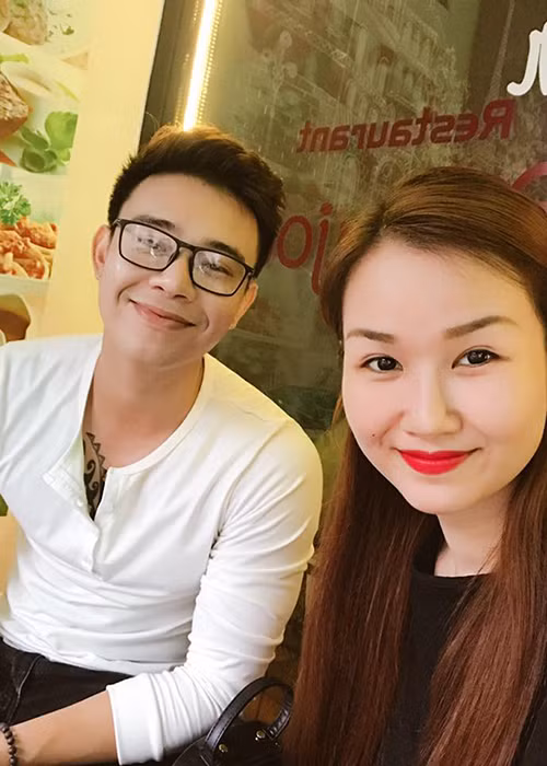 Đông Hùng nhiệt tình đón tiếp Võ Hạ Trâm khi cô ra Hà Nội.