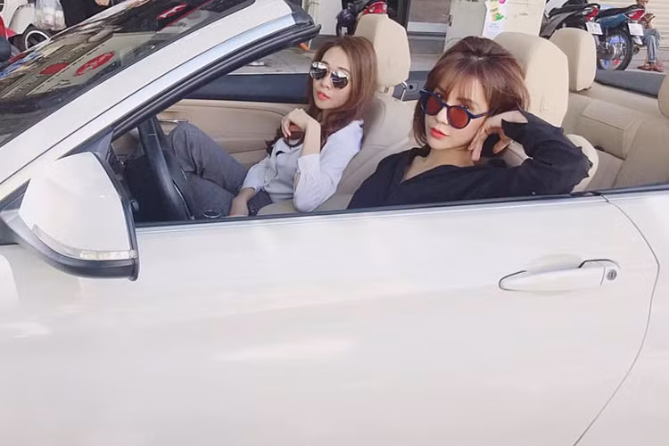 Đàm Thu Trang khoe ảnh thân thiết với Diệp Lâm Anh đồng thời viết: "Nếu cứ mải miết đi tìm 1 người hoàn hảo... thì bạn sẽ không có nổi 1 người bạn trong đời".