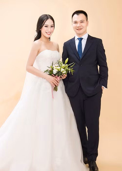 Chồng sắp cưới của Vân Quỳnh là chàng giảng viên khoa Kinh tế Quốc Tế tại trường Đại học Ngoại Thương.