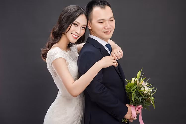 Á hậu Vân Quỳnh khá kín tiếng về đời tư và là người đẹp không vướng scandal.