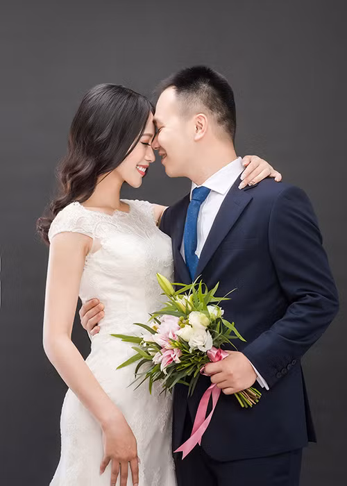 Ngoài làm MC và BTV, cô vẫn đam mê công việc làm người mẫu.