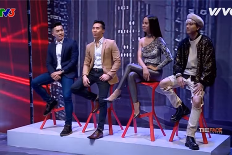 Về phía Vũ Ngọc Anh, cô tỏ ra thoải mái hơn khi chạm mặt bạn trai cũ trên sóng truyền hình. Ảnh: Yan News