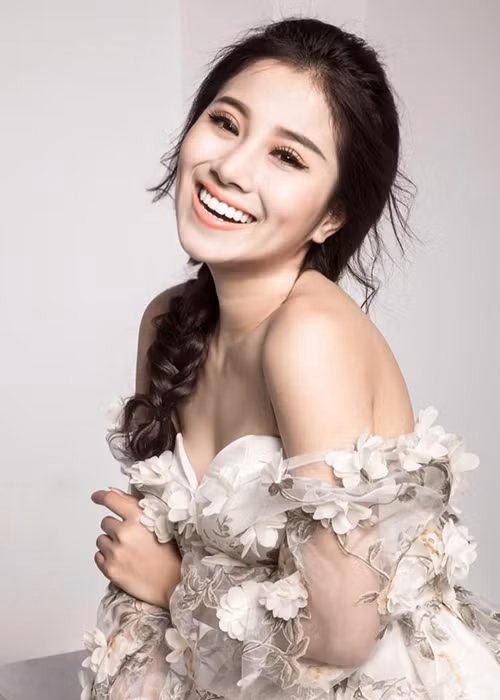 Năm 2016, Tố My tiếp tục thử sức mình ở cuộc thi Biến hóa hoàn hảo. Liên tục đứng nhất tuần, cô vẫn xin dừng bước vì gặp sự cố không mong muốn trước khi cuộc thi bước vào vòng bán kết. Ảnh: FBNV