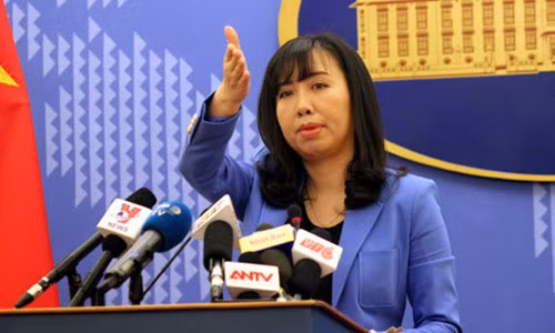 Viet Nam yeu cau Trung Quoc cham dut tap quan su ngoai cua Vinh Bac Bo