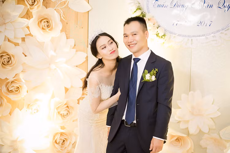 Chia sẻ về người bạn đời, Vân Quỳnh cho hay: "Tôi thích nhất là sự chân thành, tình yêu không màu mè, hoa mỹ và sự thông minh của anh ấy".