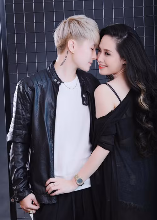 Ngọc Trang chia sẻ, sau 3 năm ly thân chồng, cô gặp Lin Jay. Từ khi quen Lin Jay, nữ MC cảm giác rằng cô tìm được tình yêu đích thực của mình và không còn cảm xúc với đàn ông nữa. Ảnh: FBNV