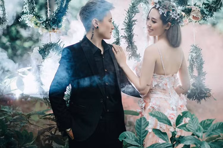 Năm 2016 khi công khai chuyện tình cảm, Ngọc Trang và Lin Jay bày tỏ cả hai không có ý định đăng ký kết hôn, chỉ muốn cùng nhau vun đắp tình yêu và chăm lo cho gia đình nhỏ của mình. Ảnh: Vietnamnet