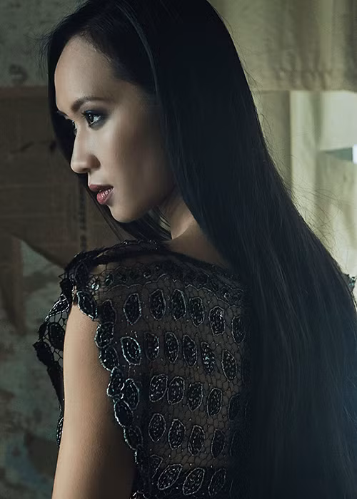 Nguyễn Thị Anh đến từ Hà Nội, đang là du học sinh ở Nga, chuyên ngành thiết kế thời trang. Sinh ra trong gia đình có bố mẹ làm trong quân đội, từ nhỏ cô đã được rèn luyện tính tự lập.