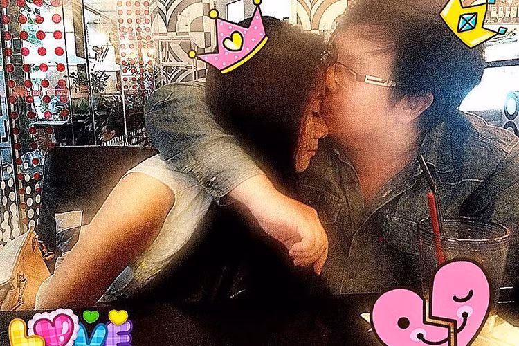 Được biết, khi Thanh Hiền mang bầu, Gia Bảo chăm sóc vợ rất chu đáo và dành thời gian cùng vợ đến các lớp học cách chăm sóc trẻ sơ sinh. Ảnh: FBNV