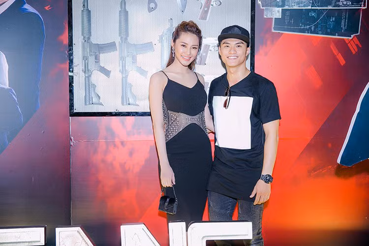 Cặp đôi thường xuyên sánh đôi bên nhau tại các sự kiện giới thiệu Găng tay đỏ vào tháng 9/2016. Ảnh: FBNV