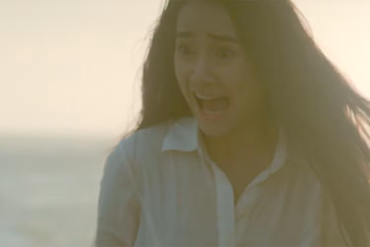 Ban đầu 2 nhân vật chính rất bỡ ngỡ vì sự hoán đổi này nên rất ghét nhau nhưng theo thời gian khi ở trong thân xác của đối phương, họ lại vô tình nhận ra được những sai lầm của bản thân.