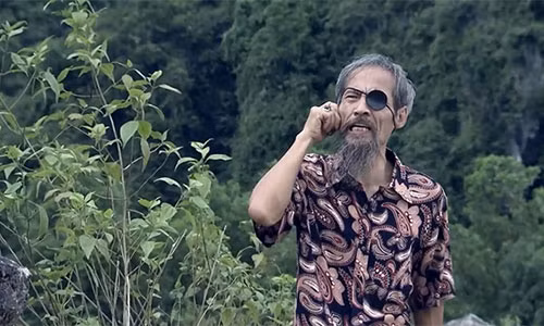 Nguoi phan xu tap cuoi: The chot cam on Phan Quan da nuoi Le Thanh-Hinh-2