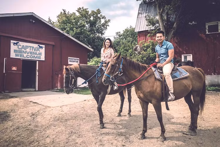 Ca sĩ Mai Quốc Việt và vợ Việt kiều "đưa nhau đi trốn".