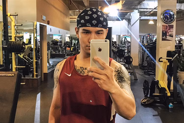 Sao Việt Cường Seven trông khác lạ trong phòng tập gym.