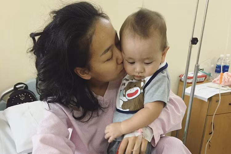 Thảo Trang nhập viện vì viêm túi mật. May mắn, cô không phải phẫu thuật.