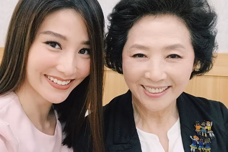 Diễm My 9x bày tỏ, cô cảm thấy rất vinh dự khi được làm việc cùng diễn viên gạo cội Go Doo Shim.