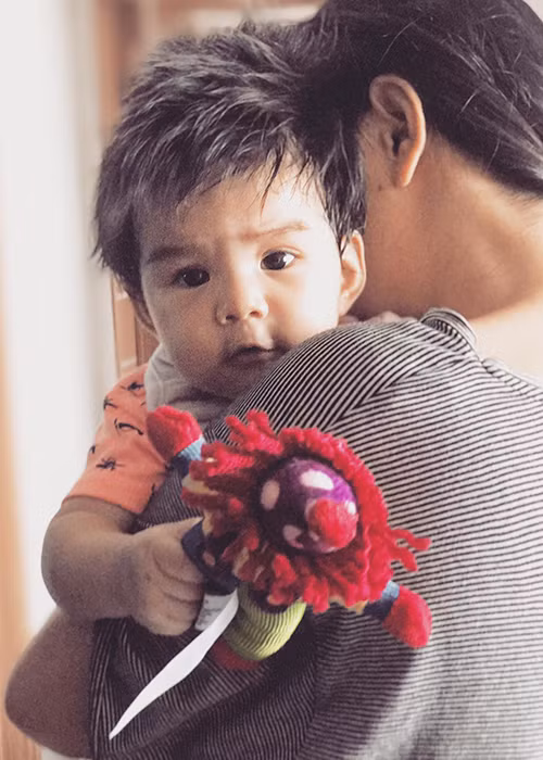 Cô con gái thứ 2 của ca sĩ Phạm Quỳnh Anh và ông bầu Quang Huy ngày càng kháu khỉnh. Hiện tại, bé đã được hơn 4 tháng tuổi.