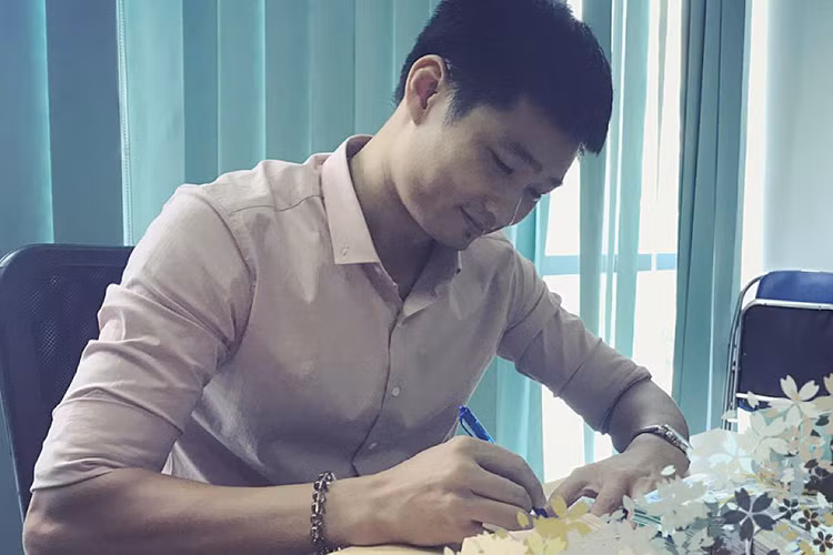 Bảo Thanh gọi chồng là đại gia của đời mình: “Đàn ông xây nhà. Đàn bà xây tổ ấm! Cảm ơn anh "đại gia" của đời em. Anh chỉ việc xây nhà. Tổ ấm cứ để em lo”.