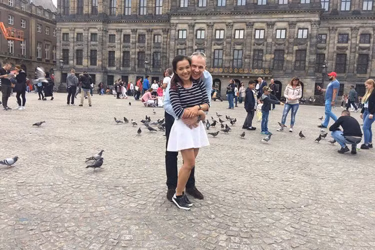 Diễn viên Lý Thanh Thảo đăng tải hình ảnh tình tứ bên chồng sắp cưới.