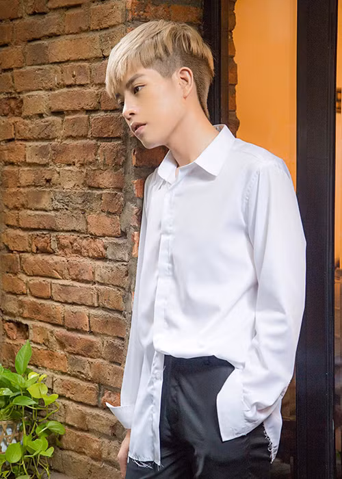 Đức Phúc tự nhận mình giống thư sinh là một trong những tin tức sao Việt trong ngày 10/8.