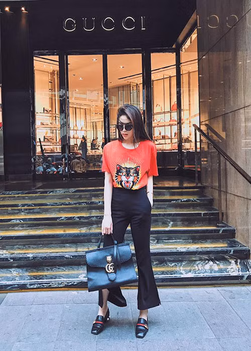 Hoa hậu Kỳ Duyên khoe gu thời trang xuống phố sành điệu.