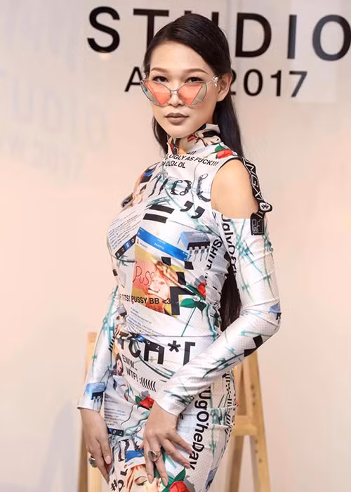 Hình ảnh Diệp Linh Châu tại một sự kiện khiến nhiều người ngỡ ngàng bởi hình ảnh và phong cách khác biệt của cô so với trước kia. Ảnh: FBNV