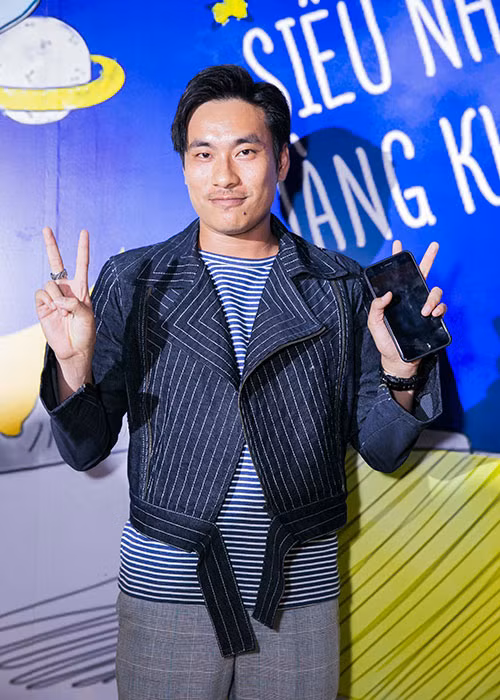 Kiều Minh Tuấn kêu gọi khán giả đến rạp ủng hộ "Nắng 2" để có "Nắng 3" cho nhân vật của Tiến Luật đoàn tụ với gia đình.