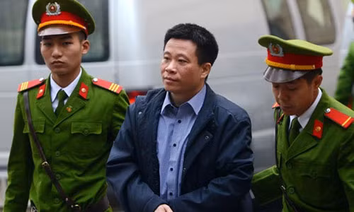 Ha Van Tham va 50 dong pham chuan bi hau toa lan 2