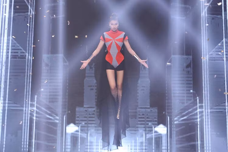 Trong tập 10 The Face, Ánh Quỳnh là thí sinh bứt phá nhiều nhất. Ở cả hai thử thách, cô đều hoàn thành một cách xuất sắc. Là nhân tố rất tiềm năng, học trò của Minh Tú cũng được kỳ vọng giành ngôi vị cao nhất của cuộc thi năm nay. Ảnh: FBNV