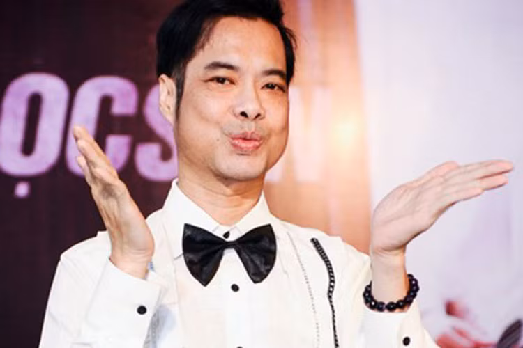 Soi dan hoc tro khung cua "ong hoang nhac sen" Ngoc Son